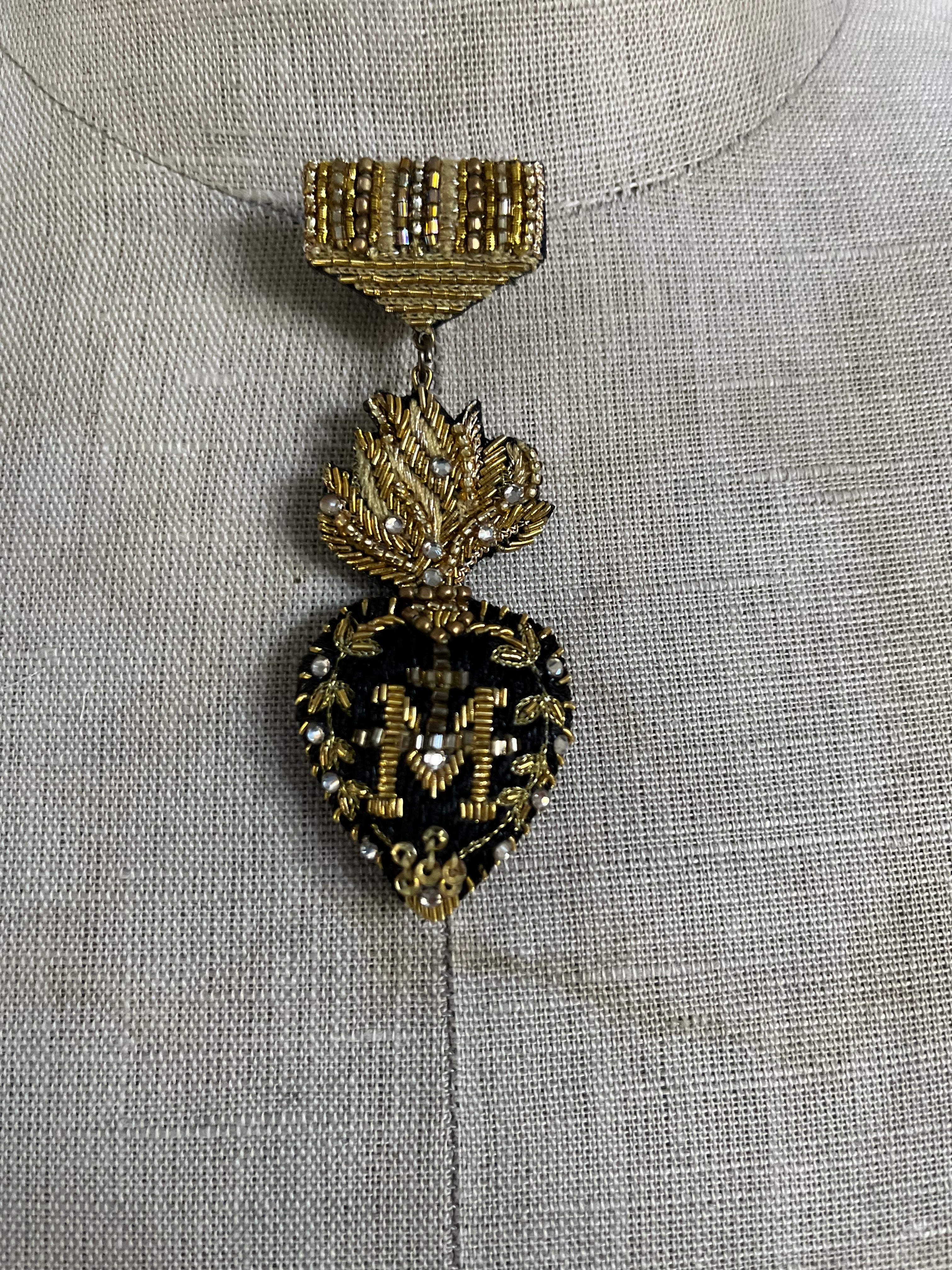 Handmade Brooch Pin - Mona Heart